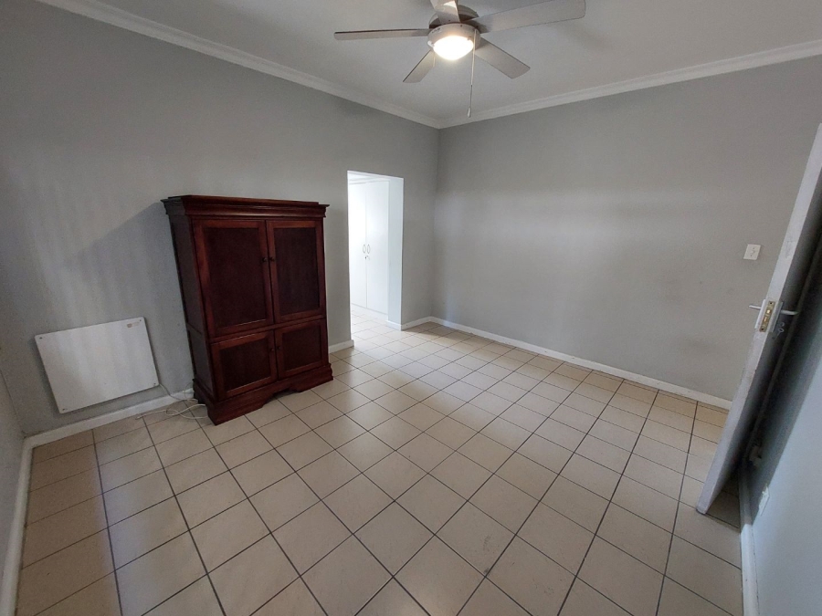 To Let 4 Bedroom Property for Rent in Claremont Western Cape